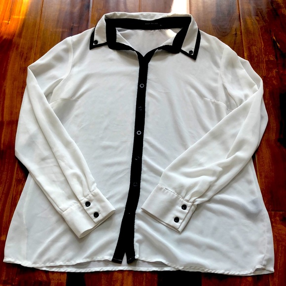 Sheer Button Black & White Top - Picture 1 of 3